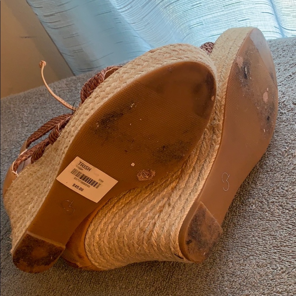 Shoes - Picture 5 of 7